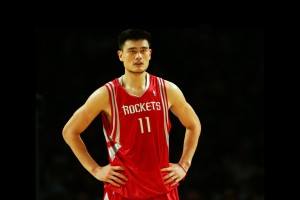 乐鱼-UFC冠军战，张伟丽强势击倒对手再创历史，ufc张伟丽冠军战视频