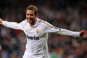 乐鱼官网-世俱杯“淘汰赛激战”：黑马突围，谁能冲击冠军宝座？