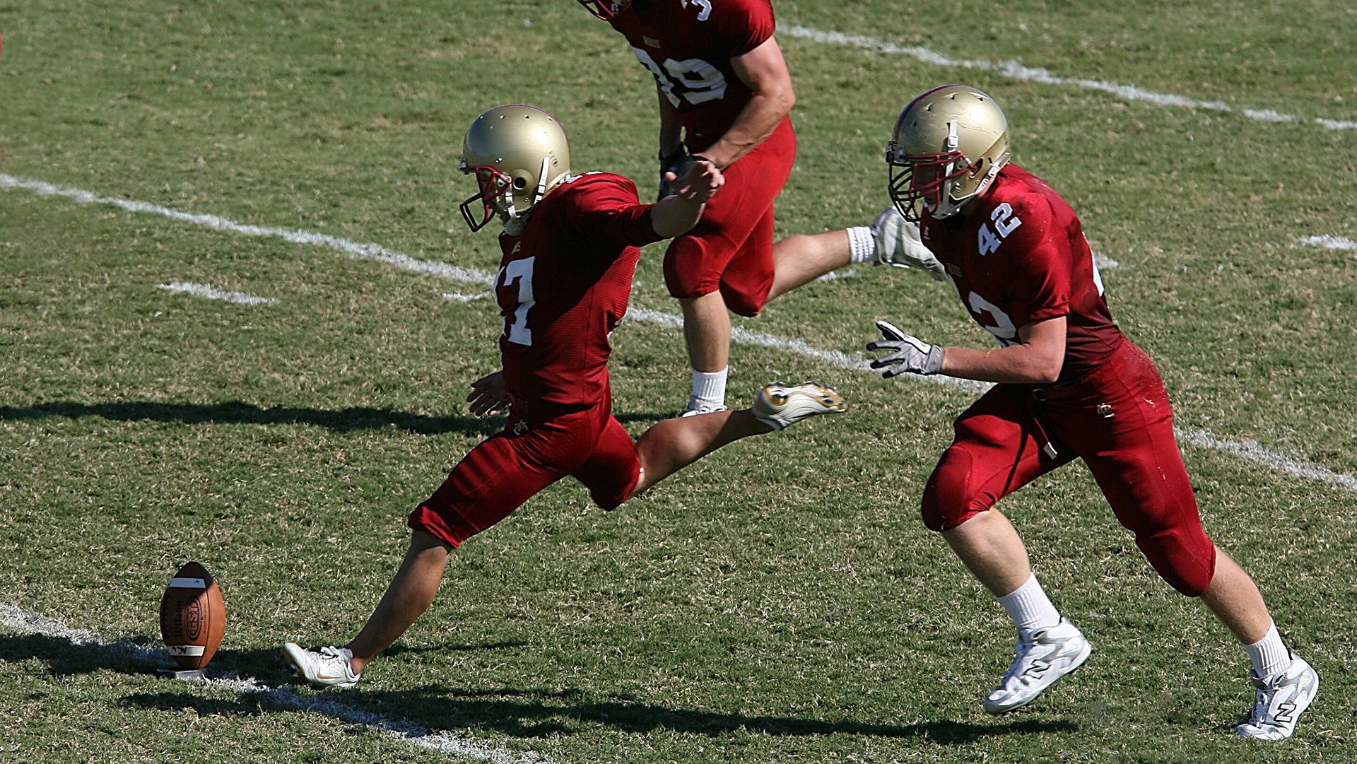 球队在欧冠中以稳定的传球成功率控制比赛，欧冠用球大全